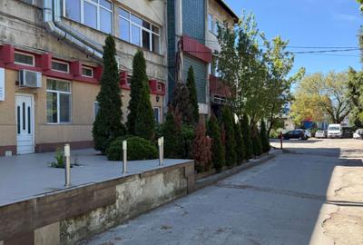 Spațiu comercial, de 300 mp, în Exterior Vest - 1