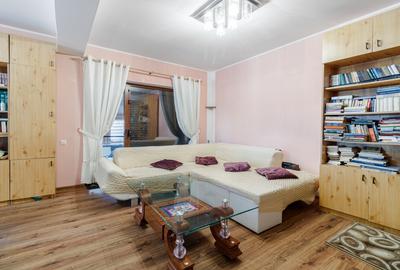 Duplex cu 4 camere cu Canalizare în 1 Decembrie