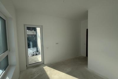 Apartament 3 calare parter cu curte Otopeni Central - 11