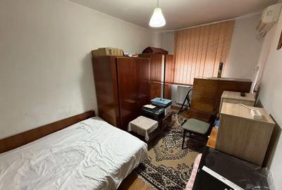 Apartament cu 3 camere semidecomandat în Km 4 - 8