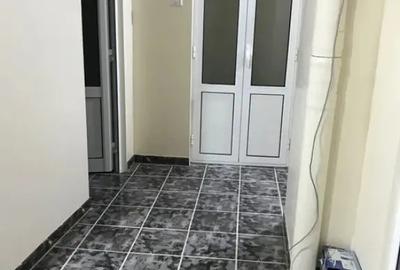 Apartament cu 3 camere semidecomandat în George Enescu - 2