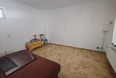 Casa 4 camere libera la vanzare GHIMBAV - zona Garii - 7