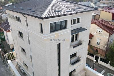 Casă individuală cu 17 camere cu Canalizare în Parcul Carol - 2