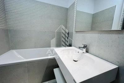 Apartament cu 2 camere semidecomandat, mobilat în Semicentral