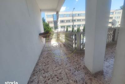 Apartament cu 4 camere semidecomandat, mobilat în Calea București - 6