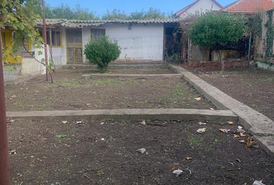 Techirghiol-Casă 4 cam dec BCA teren 530 mp d-17m preț 155.000 euro - 10