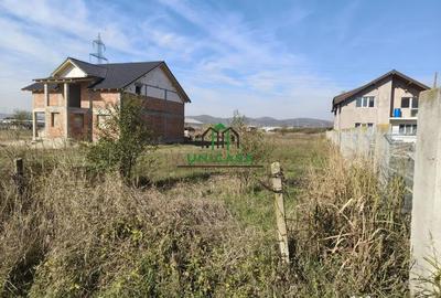 Teren de 2407 mp, în Mihăești - 2