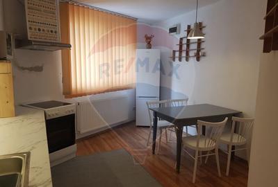Casa cu curte de inchiriat in centrul vechi *BM*