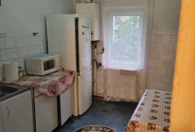 Apartament cu 3 camere semidecomandat în Central - 1