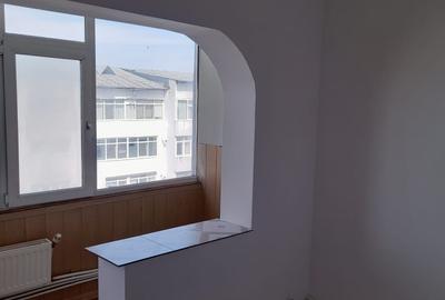 Apartament doua camere decomandate, Mioritei, mp, etaj patru, sarpanta, renovat - 6
