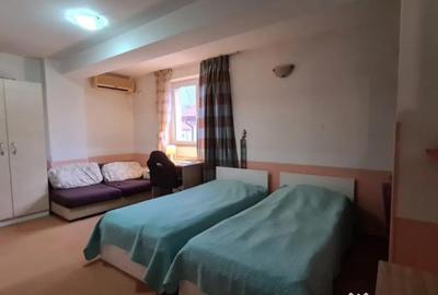 Casă cu 7 camere cu Teren 300 Mp în Mihai Bravu - 17