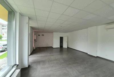 Spațiu comercial, de 67 mp, în Decebal - 3