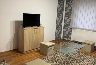 Apartament cu 3 camere decomandat în Central - 1