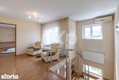 Casă cu 5 camere cu Teren 3659 Mp în Sărata - 2
