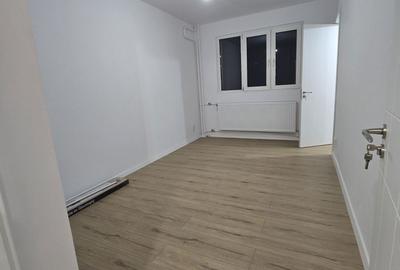 Apartament cu 3 camere semidecomandat în Progresul - 2