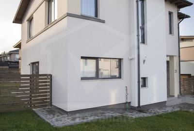 Casa finisata, partial mobilata, la superpret - cartier nou in Dezmir - 1