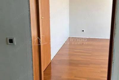 Casă cu 7 camere cu Teren 400 Mp în Central - 15