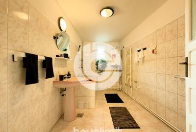 Bradul il muti usor. Casa, mai rar! - 10