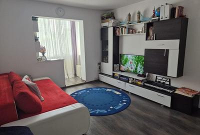 Apartament cu 2 camere decomandat, mobilat în 13 Decembrie