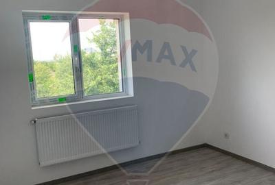 Casă cu 4 camere cu Teren 194 Mp în Central - 3