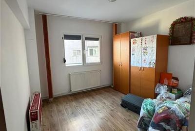 Apartament cu 3 camere decomandat în Mioriței - 3