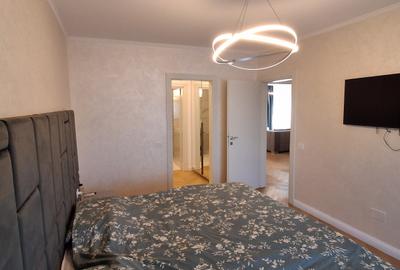 Apartament cu 3 camere semidecomandat, mobilat în Decebal - 10