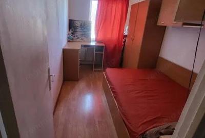 Apartament cu 3 camere semidecomandat în Craiovița Nouă - 5