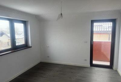 Casă cu Teren 2000 Mp în Podari - 2