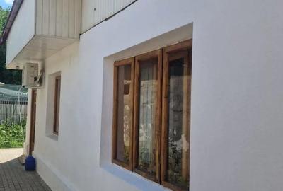 Casă cu 4 camere cu Teren 350 Mp în Tecuci