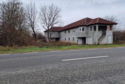 Cladire Multifunctionala, situata in Arcani, Sat.Arcani - 3