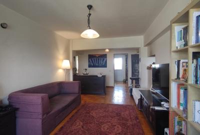 Apartament cu 4 camere decomandat, mobilat în Basarabia