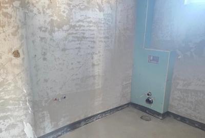 Apartament cu 3 camere decomandat în 22 Decembrie - 2