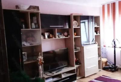 Vand apartament decomandat, complet si recent renovat, central cu fata la Dunare izola?ie exteriara Vand apartament decomandat, complet si recent renovat, central cu fata la Dunare izola?ie exteriara - 4