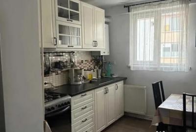Apartament cu 3 camere decomandat în Astra - 4