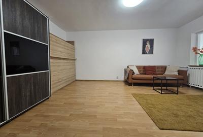 Garsonieră decomandată, mobilată în Decebal - 1