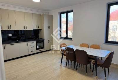Apartament cu 3 camere decomandat în Central - 1