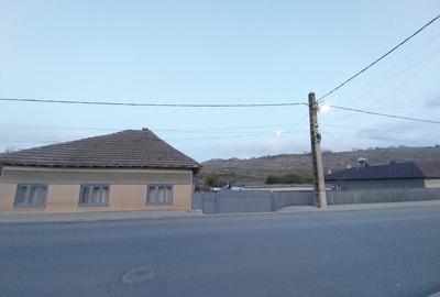 Casa de vanzare cu teren aferent in comuna Niculitel,jud.Tulcea - 1