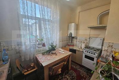 Apartament cu 3 camere decomandat în Central - 1