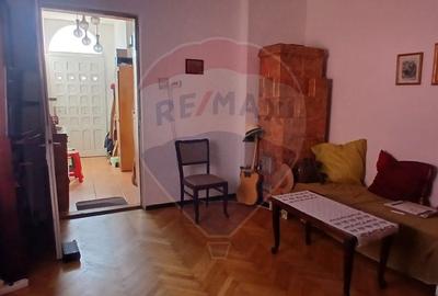 Apartament 4 camere de vanzare Calea Domneasca Scoala 2 - 3