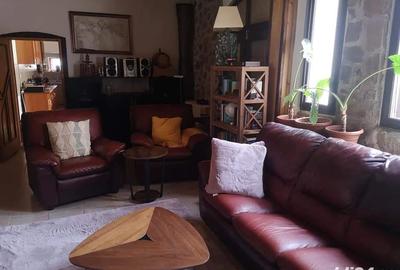 Casă cu 6 camere în Brebu - 2
