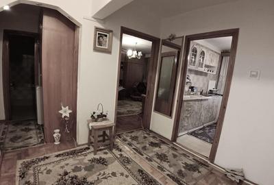 Apartament cu 3 Camere Decomandat in George Enescu - 1