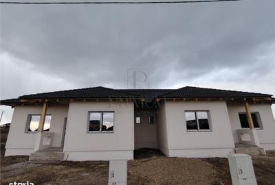Casă cu 3 camere cu Teren 380 Mp în Central - 2