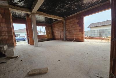 Duplex cu 3 camere cu Canalizare în Moșnița Nouă - 3