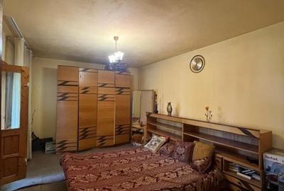 Casă cu 10 camere cu Teren 181 Mp în Rovine - 14