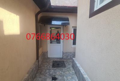 Brâncoveanu, proprietate 2 case, 5 camere, 2 bucătării, 2 băi, 105utili, 45curte - 14