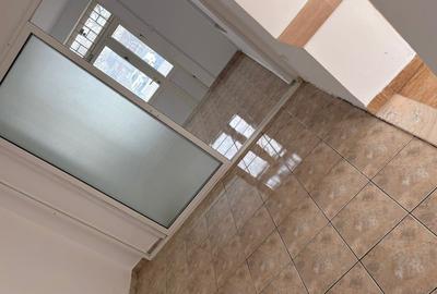 Spațiu comercial, de 140 mp, în Central - 4