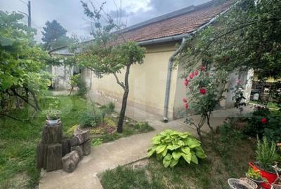 Casă cu 3 camere cu Canalizare în Central - 2