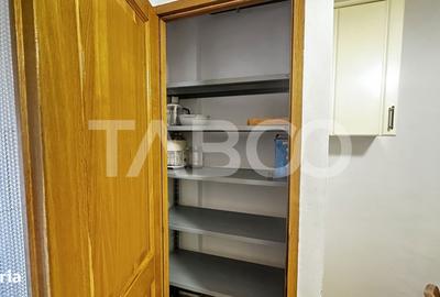 Apartament cu 4 camere decomandat, mobilat în Vasile Aaron - 1