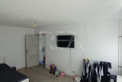 Apartament 3 Camere , Decomandat , Zona Emil Racovita