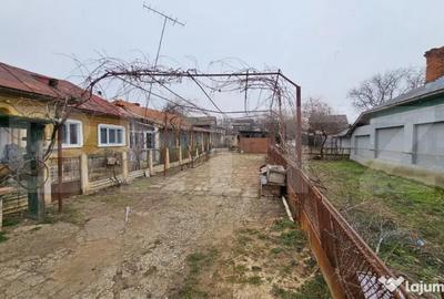 Casă cu 5 camere cu Teren 1688 Mp în Central - 2